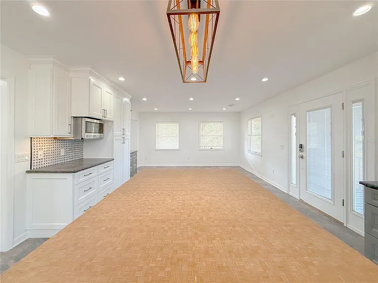 2827 Sanctuary Ln — Photo 18
