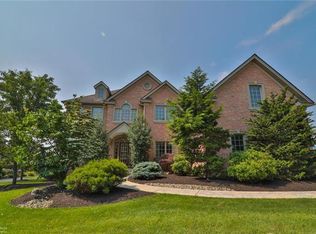 6414 Edgewood Ridge Ct, Allentown, PA 18106