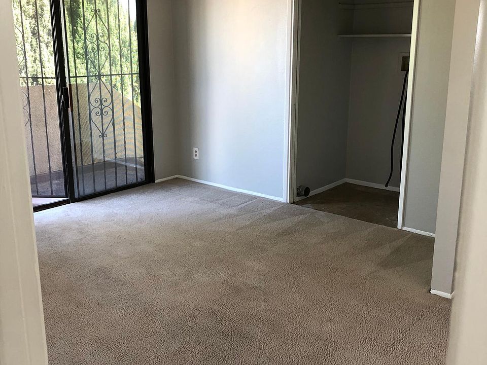 1st image of 4822 W 116th St APT D