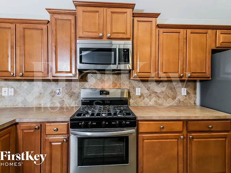 1233 Logan Dr — Photo 8