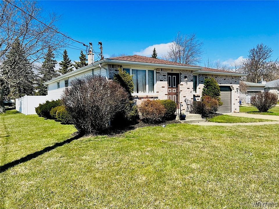 1st image of 1 Brookedge Ct