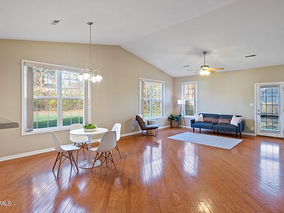 3rd image of 8047 Ellisville Ln