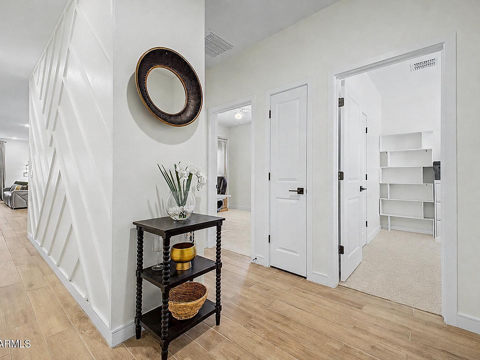 1st image of 8620 W HAYWARD Avenue