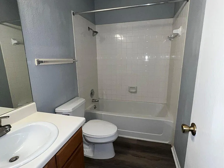 617 Greenlawn Blvd — Photo 12