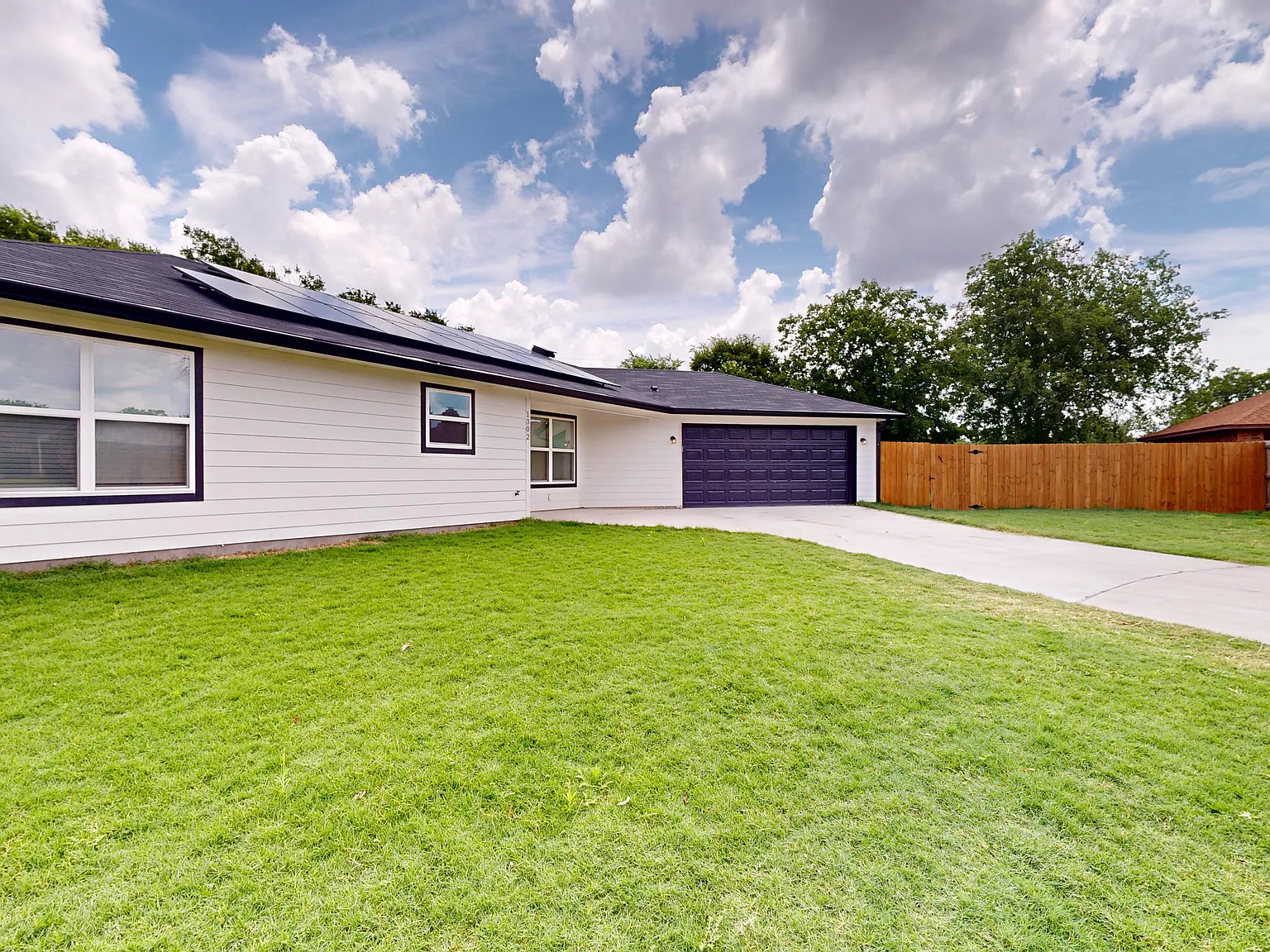 3 bed, 1389 sqft, $1,900 — Photo 3