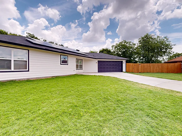 1302 Linda Spur — Photo 3