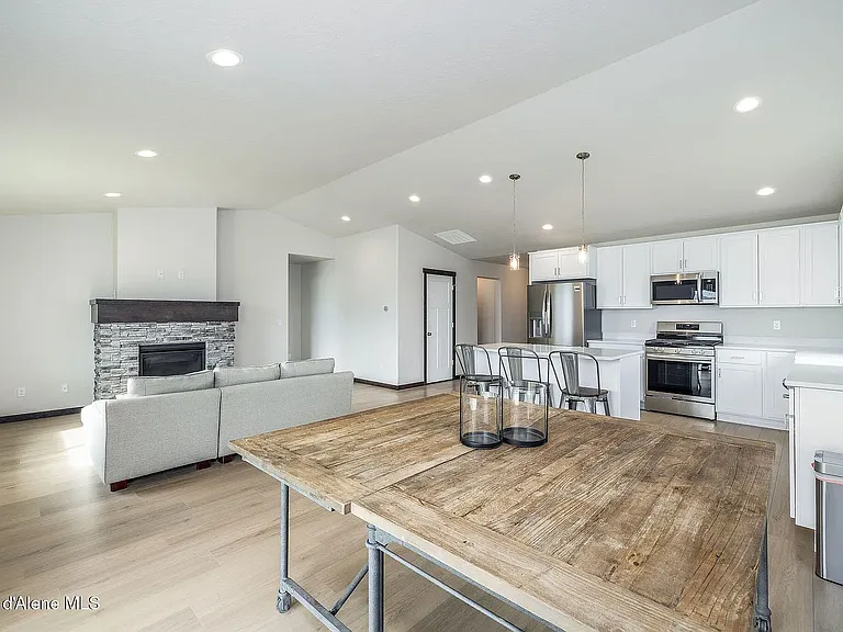 6407 W Bowmore Ln — Photo 5