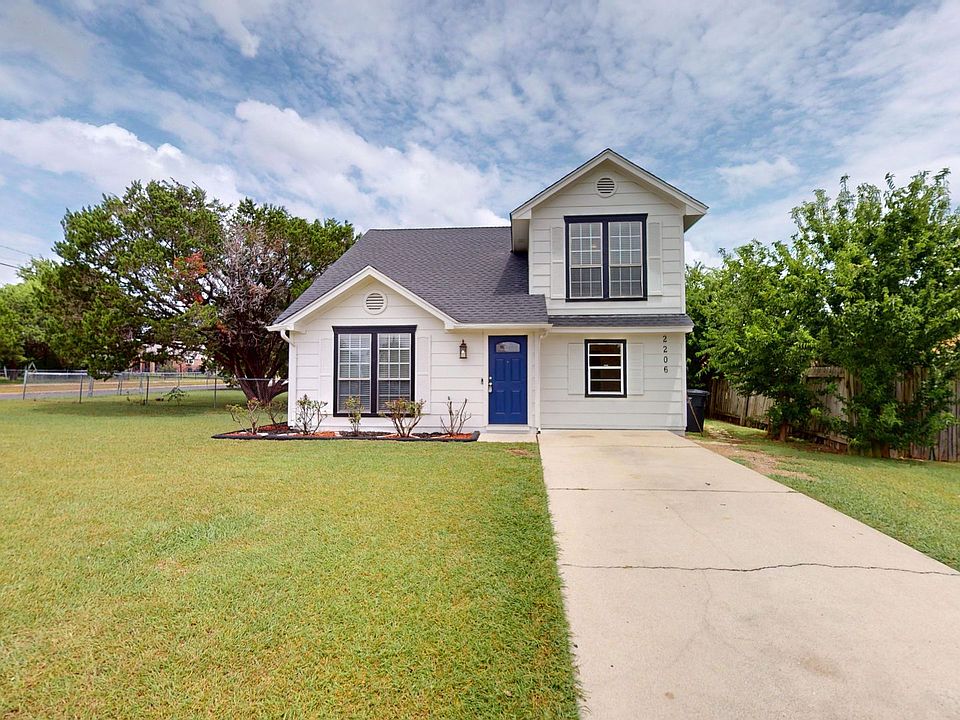 1st image of 2206 Lazy Ridge Dr