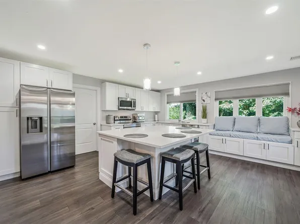 9 Devon Avenue, Farmingville, NY 11738