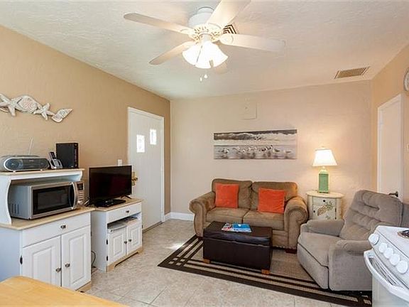 5th image of 908 Villas Dr Unit 37