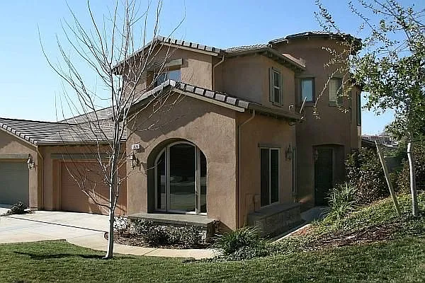 1074 Gamay Dr photo 1
