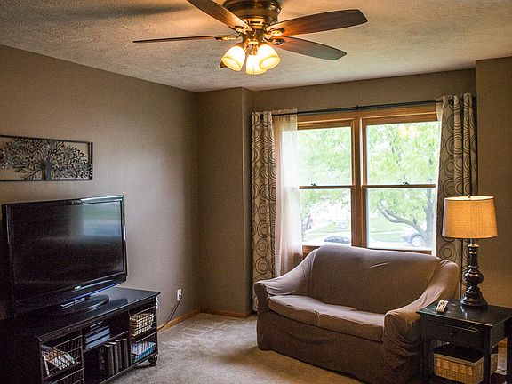 2nd image of 110 Shamrock Cir