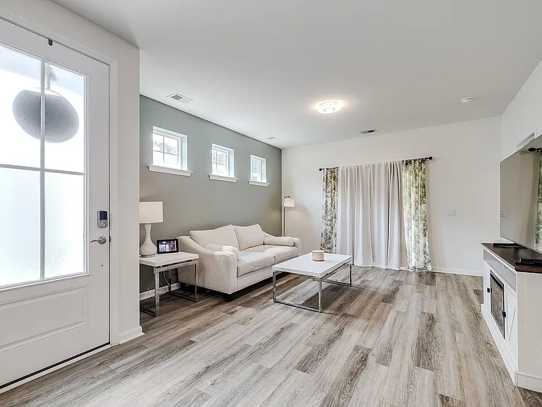 161 Holloway Hl — Photo 11