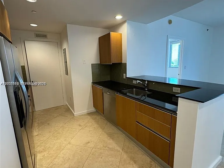 1060 Brickell Ave #2703 — Photo 3