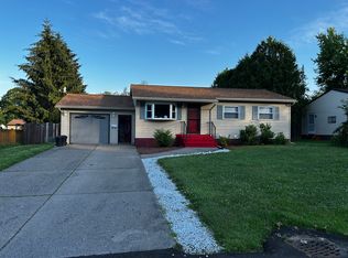 423 Fiore Dr, Utica, NY 13502