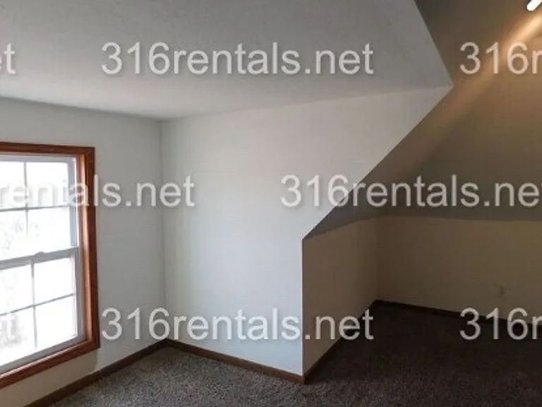 621 Osage St — Photo 9