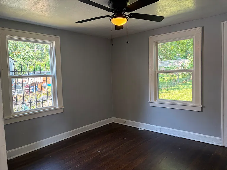 5447 Highland Ave — Photo 11