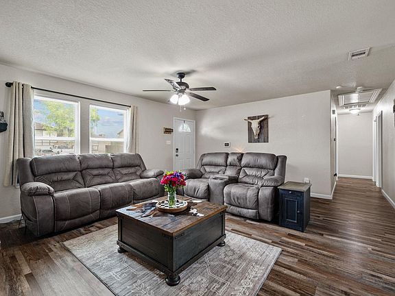 5th image of 253 Briarcreek St