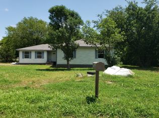 101 S 8th St, Madill, OK 73446