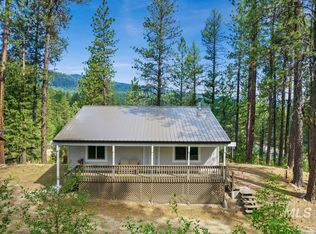 9 Deer Trl, Garden Valley, ID 83622