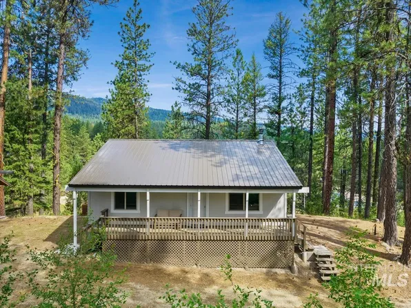 9 Deer Trl, Garden Valley, ID 83622