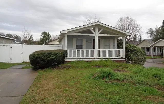 3 bed, 2.0 bath, 920 sqft, $1,500 — Photo 1