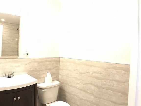 5th image of 3010 Steinway St APT 2R