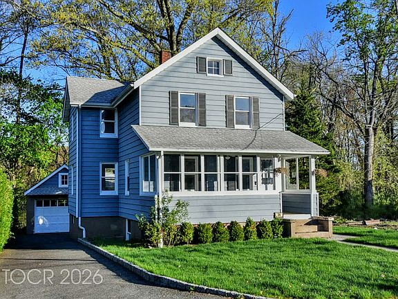 5th image of 36 Hines Ave