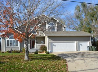 619 Lakeshore Dr, Mccook Lake, SD 57049