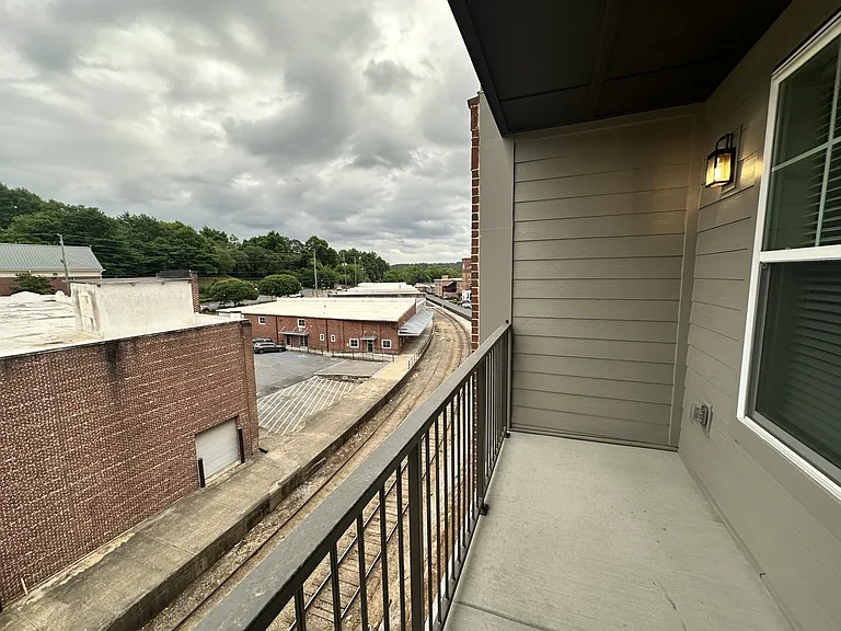 District on the Etowah Apartments — Photo 488