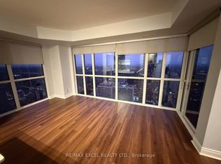 28 Ted Rogers Way #4201, Toronto, ON M4Y2J4