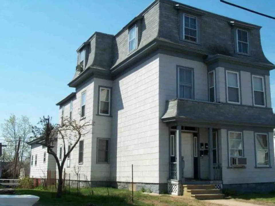 353 Manchester St #1