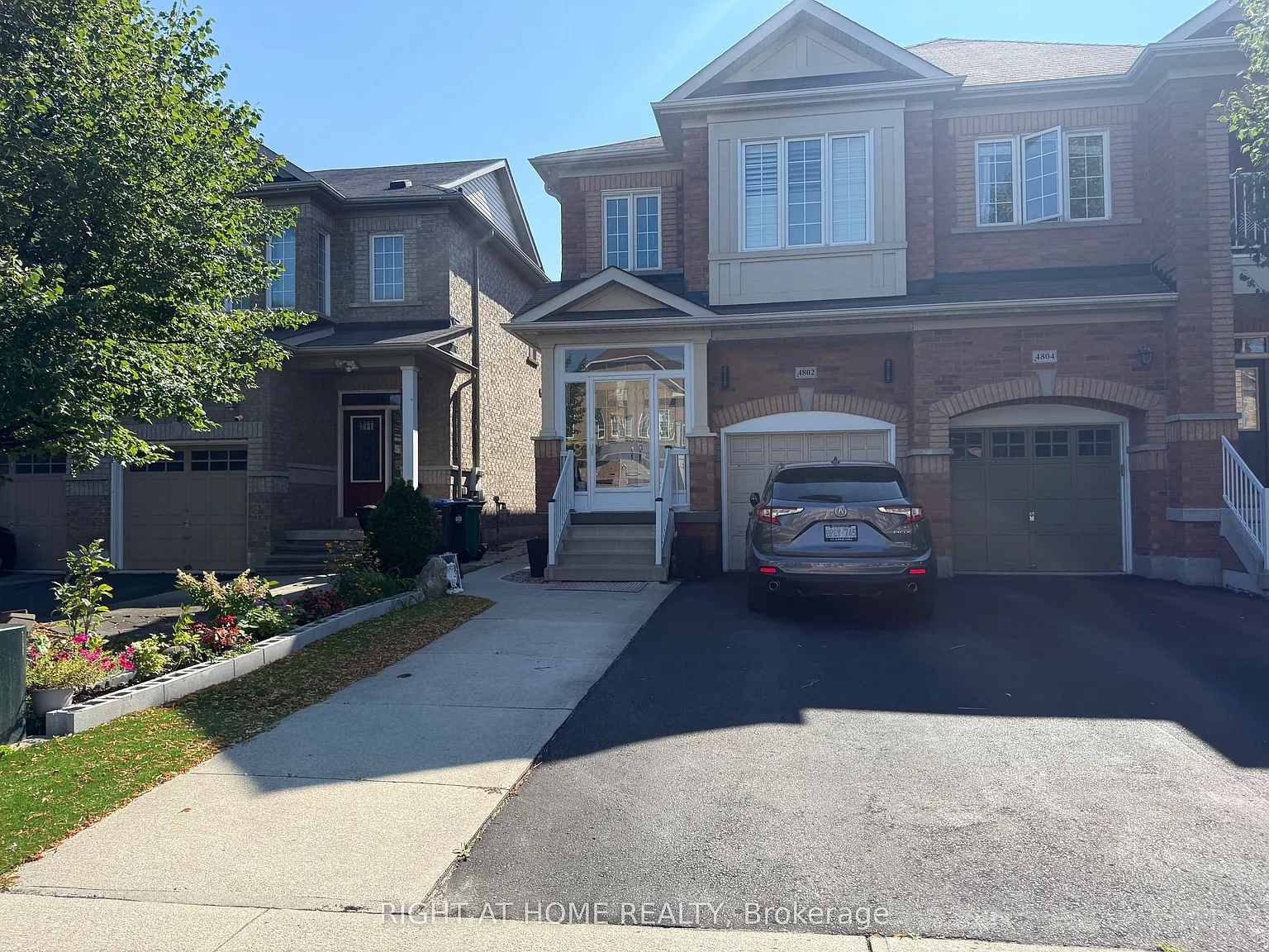 3 bed, $2,000 — Photo 1
