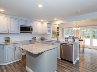 54 Meadowbrook Rd, Springfield, MA 01128