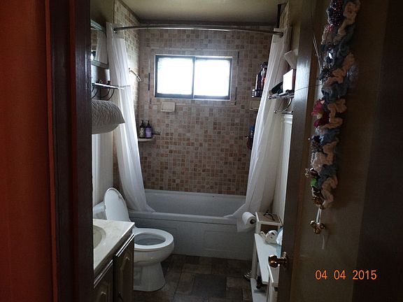 2nd image of 2045 Hickory Ave