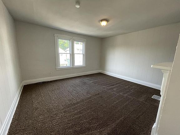 4th image of 410 Wood St