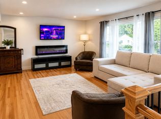 9 Chadwell Ct, Neptune, NJ 07753