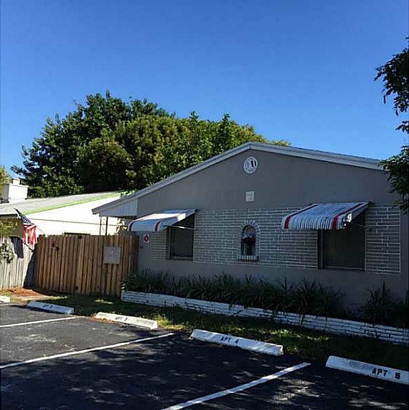1st image of 618 NE 8th Ave