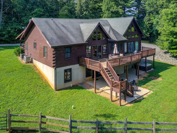 1835 Coles Creek Rd, Rocky Mount, VA 24151