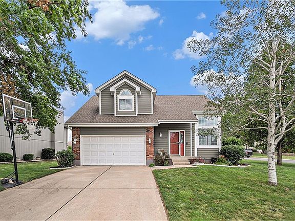 3rd image of 4301 NW Briarwood Dr