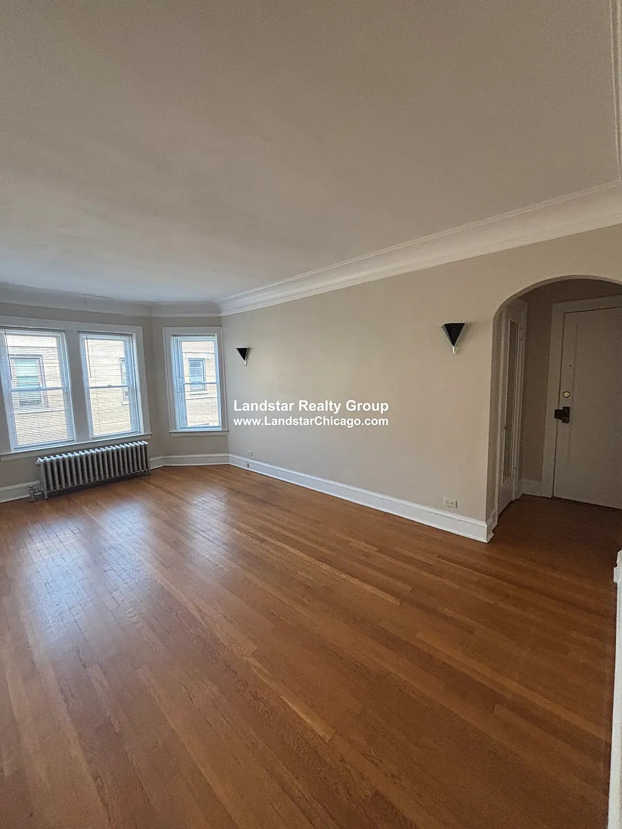 Building Photo - 1924 W Morse Ave #3S