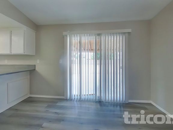 4th image of 532 E Avenue J9