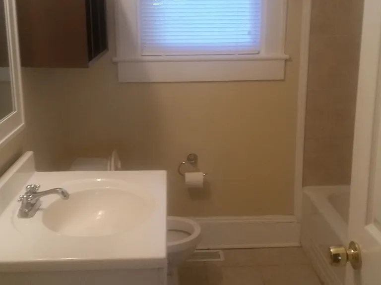 100 Wright Ave — Photo 10