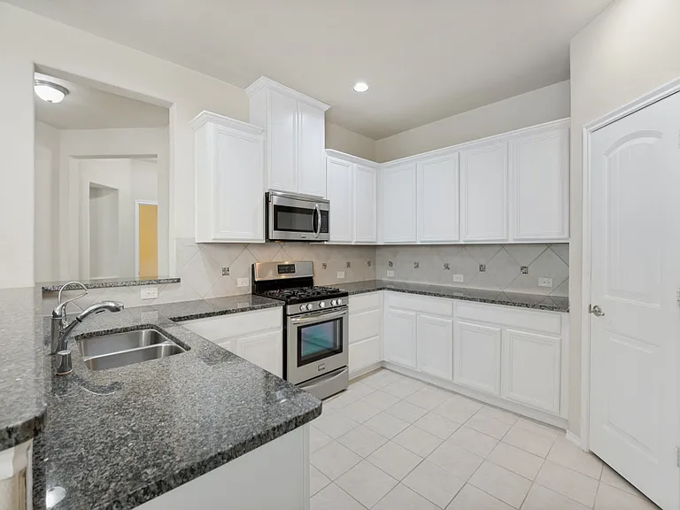 9909 Copperhead Ln — Photo 10