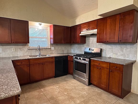 5th image of 11422 Hornbrook Dr