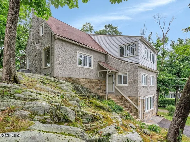 1 Hendrie Dr — Photo 2