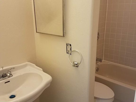 4th image of 4366 Aqua Vista Dr