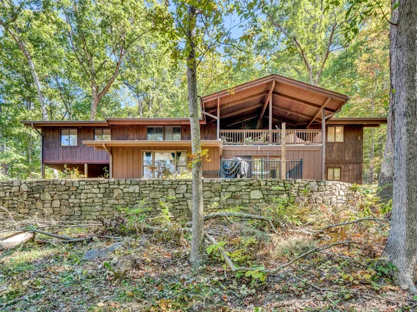 1925 Lawyer Dr, Salem, VA 24153