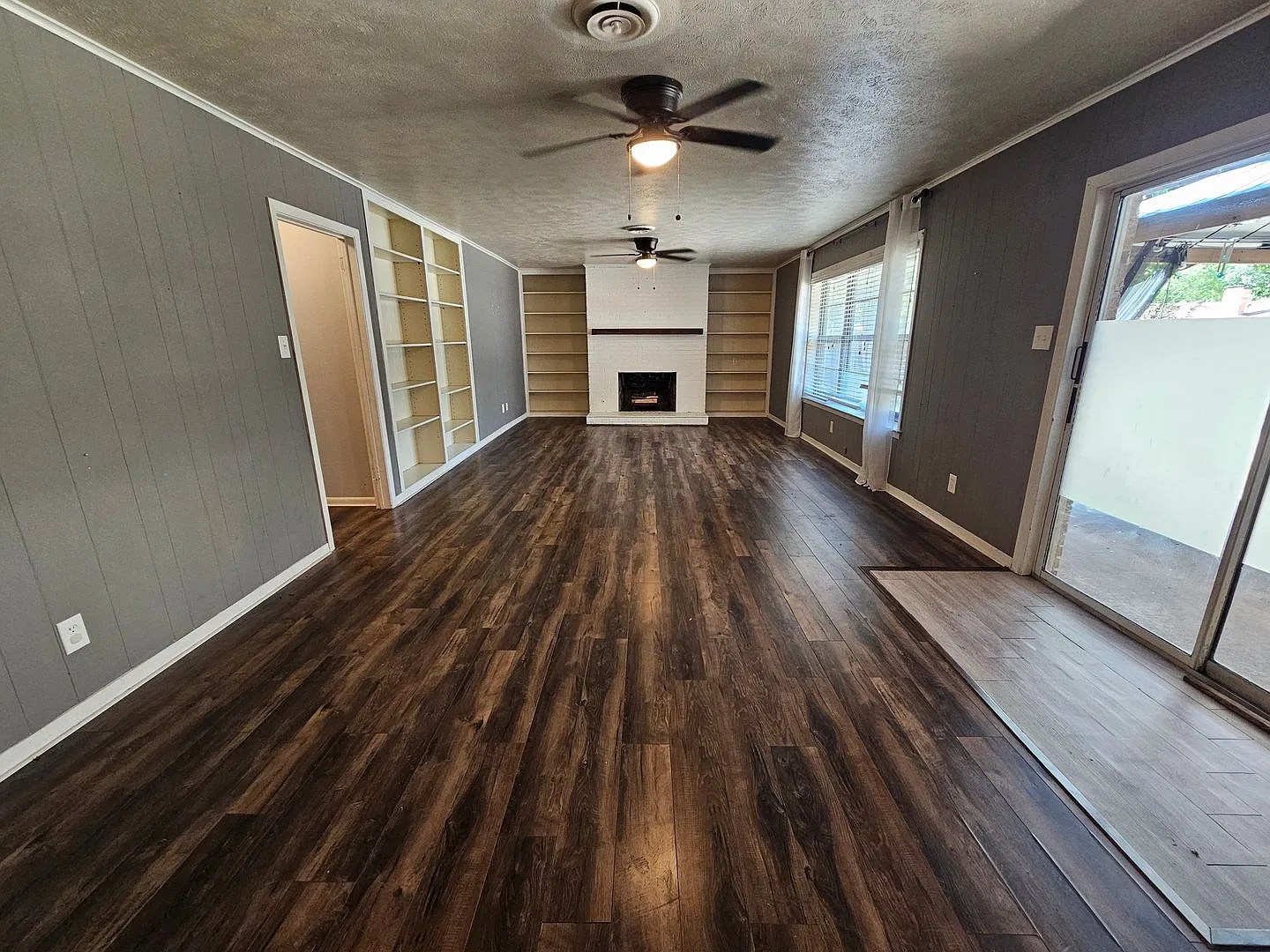Beautiful 4 Bedroom, 3 Bath Home with Spacious Backyard & Covered Gazebo! — Photo 3