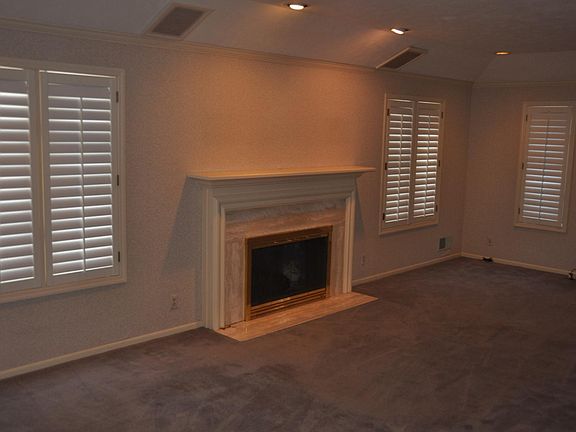 2nd image of 1706 N 129th Avenue Cir
